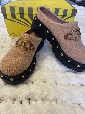 Circus by Sam Edelman size 7.5 New never worn. Teddy Shearling Mule - Beige